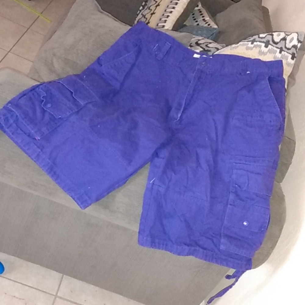Men's size 42 dark purple cargo shorts
